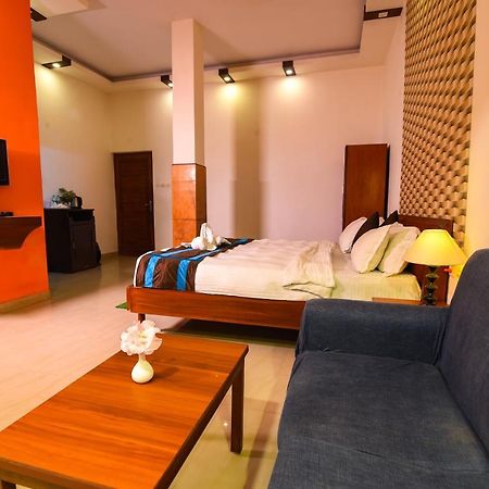 Hotel Aristro Club Kalkuta Zewnętrze zdjęcie