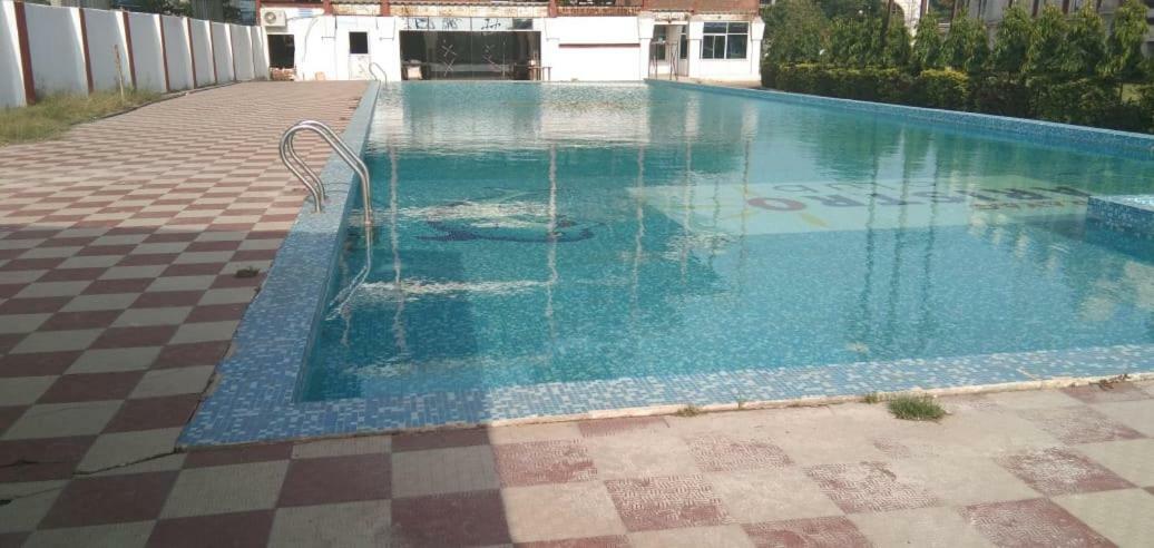 Hotel Aristro Club Kalkuta Zewnętrze zdjęcie